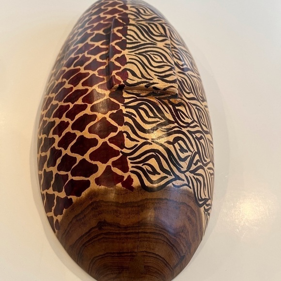 Large African Wooden Oval Bowl - Picture 5 of 8